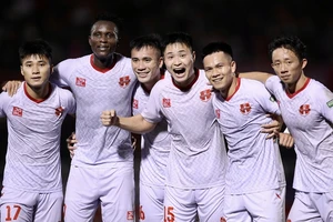 Hải Phòng tạm vươn lên đầu bảng ở trận đấu sớm vòng 22 V-League 2022. ẢNH: DŨNG PHƯƠNG