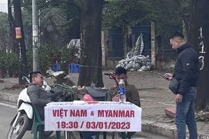Vé xem trận Việt Nam - Myanmar không có nhiệt từ người mua. ẢNH: HỮU THÀNH