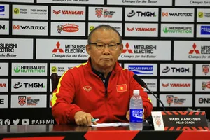 HLV Park Hang-seo sẽ cùng học trò đánh bại Indonesia để vào chung kết AFF Cup 2022? ẢNH: HỮU THÀNH