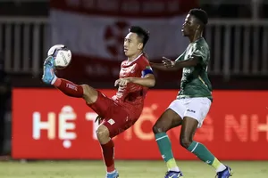 Nguyễn Hải Huy cùng các cầu thủ Hải Phòng dự báo có chuyến làm khách khó khăn trên sân của CLB TPHCM. ẢNH: DŨNG PHƯƠNG