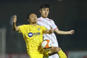 Trọng Hoàng cùng các đồng đội ở SLNA đã hòa 3 trận từ đầu V-League 2023. ẢNH: MINH HOÀNG 