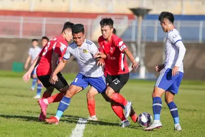 Hai đội bóng truyền thống Huế và Long An gặp nhau ở trận ra quân Giải hạng Nhất quốc gia 2023. ẢNH: HỮU THỊNH