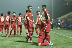 Lý Trung Hiếu ăn mừng bàn thắng duy nhất cho PVF CAND trước Phù Đổng