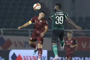 CLB TPHCM đã chơi đầy nỗ lực để cầm hòa T.Bình Định trên sân nhà Thống Nhất. ẢNH: DŨNG PHƯƠNG.