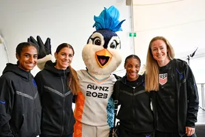 Đội tuyển nữ Mỹ đã đến New Zealand, chuẩn bị trận ra quân World Cup nữ 2023.