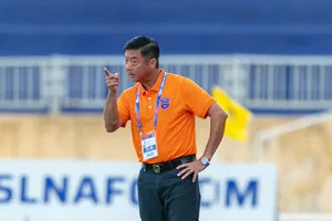 HLV Lê Huỳnh Đức khẳng định Bình Dương sẽ không bắt tay cầm hòa CLB TPHCM để 2 đội chắc chắn trụ hạng