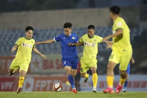 Quảng Nam sẽ trở lại V-League nếu đánh bại Hòa Bình. ẢNH: ANH TRẦN 