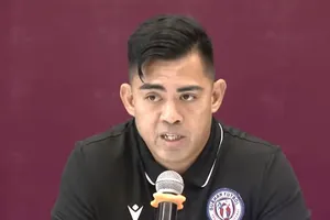 HLV Dominic Gadia của U23 Đảo Guam có trong tay những cầu thủ trở về từ Mỹ. 