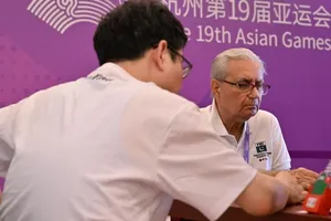 Tuyển thủ Massoud Mazhar, 78 tuổi, người Pakistan, là vận động viên lớn tuổi nhất Asiad 19. 