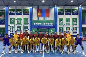 Đội tuyển futsal Việt Nam hào hứng ở buổi tập đầu tiên tại Mông Cổ. 