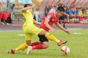 Long An và Hòa Bình chia điểm trong trận đấu hấp dẫn