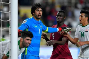 Thủ môn đội trưởng Jalal Hassan của Iraq dành sự tôn trọng đến các đồng nghiệp Việt Nam. 