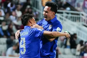 Niềm vui của các cầu thủ Thái Lan ở trận ra quân Asian Cup 2023. ẢNH: CHANGSUEK 