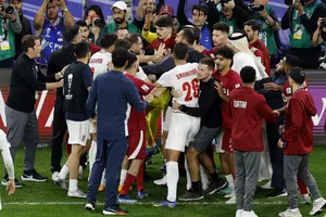 Xô xát sau trận bán kết Asian Cup 2023 giữa Qatar - Iran. ẢNH: REUTERS