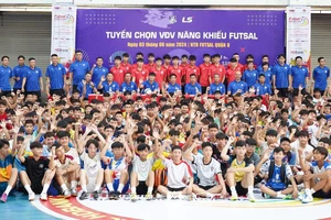 3.463 thí sinh đăng ký tuyển chọn vận động viên năng khiếu Futsal Thái Sơn Nam TPHCM. ẢNH: HỮU THÀNH