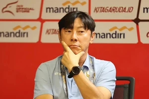 HLV Shin Tae-yong tự tin cùng Indonesia định đoạt tấm vé đi tiếp tại vòng loại World Cup 2026. ẢNH: BOLA 