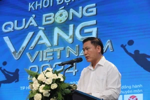 Ông Trần Anh Tú, Phó Chủ tịch VFF, Chủ tịch HĐQT Công ty Cổ phần Thái Sơn Nam, phát biểu tại lễ ra mắt Quả bóng vàng Việt Nam 2024. ẢNH: DŨNG PHƯƠNG 