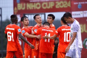 Cựu cầu thủ TMN.Cảng Sài Gòn Nguyễn Trần Mila khoác áo Nghiêm Phạm Holdings dự Bù Nho Cup 2024. 