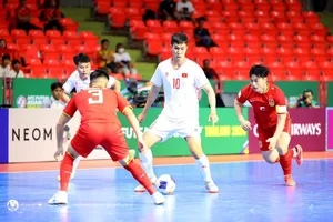 Nguyễn Thịnh Phát cùng các tuyển thủ futsal Việt Nam gặp lại Trung Quốc ở cúp châu Á. 