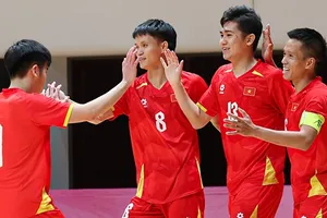 Đội tuyển futsal nam Việt Nam cùng 5 đối thủ khác cạnh tranh huy chương vàng SEA Games 33. ẢNH: TÂM HÀ