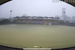 Camera tại sân Tự Do thời điểm nước ngập đợt thứ 3 vào chiều 3-11