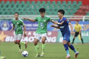 Đại học Văn Hiến và Trẻ PVF cầm hoà nhau trên sân Thống Nhất. ẢNH: DŨNG PHƯƠNG