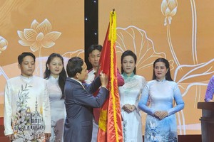 胡志明市文学艺术成就50周年总结会议