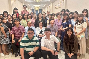 礼文华文中心欢庆教师节合照。