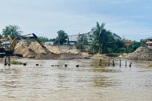 Khai thác cát quá mức, ĐBSCL có 621 điểm sạt lở kéo dài 610km