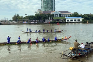 Sôi động Giải vô địch đua ghe Ngo TP Cần Thơ