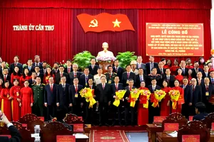 Chủ tịch Quốc hội Trần Thanh Mẫn và Ban Chấp hành Đảng bộ TP Cần Thơ (mới)