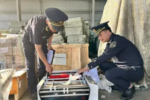 Thặng dư thương mại của Việt Nam trong 6 tháng đầu năm giảm mạnh