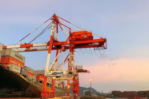 VCCI kiến nghị chỉ tăng khung giá dịch vụ bốc dỡ container 8,4%