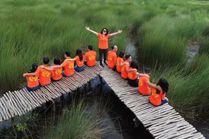 Khu du lịch Cánh đồng bất tận (huyện Mộc Hóa) là điểm tham quan thu hút du khách khi đến Long An