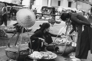 Triển lãm “Gánh hàng rong”