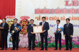 Lễ hội Chùa Bà - Cảng thị Nước Mặn đón bằng di sản văn hóa quốc gia