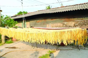 Phơi tàu hũ ky ở Mỹ Hòa