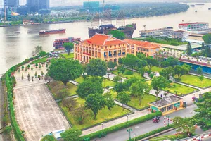 Khát vọng bay cao