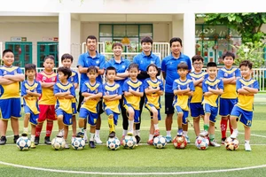 Mời vận động viên chuyên nghiệp trực tiếp đứng lớp giảng dạy cho học sinh góp phần phát triển thể thao học đường
