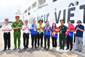 Đoàn công tác số 21 - TPHCM kết thúc chuyến hải trình thăm Trường Sa và Nhà giàn DK1