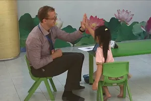 TPHCM: Thí điểm triển khai bộ công cụ đánh giá trẻ làm quen tiếng Anh