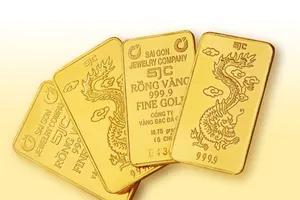 Giá vàng quay đầu giảm trong ngày chính thức bỏ độc quyền sản xuất vàng miếng