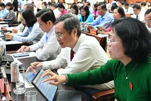 Thông qua 43 nghị quyết, thúc đẩy TPHCM phát triển nhanh và bền vững