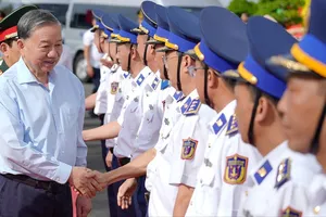 Tổng Bí thư Tô Lâm thăm cán bộ, chiến sĩ Bộ Tư lệnh Vùng Cảnh sát biển 4