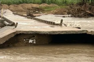 Gia Lai: Nước đã rút nhưng nhiều nơi vẫn bị chia cắt