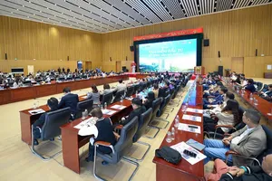 Quang cảnh diễn đàn chiều 27-11