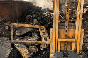 Dập tắt đám cháy kho chứa máy cơ khí tại phường Hòa Lợi