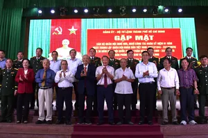 Gắn phát triển kinh tế biển với củng cố quốc phòng an ninh