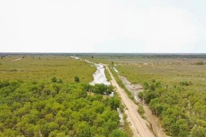 无人机拍摄新疆阿克苏地区艾西曼区域生态修复及荒漠化治理工程。