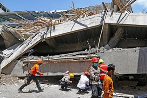 搜救人員在現場救援